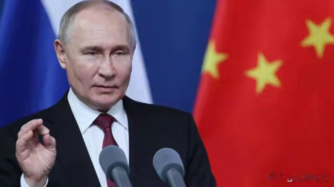 短短一个月之内，四位外国元首接踵而至！特朗普乘专机恋恋不舍地离京，普京就要来了。