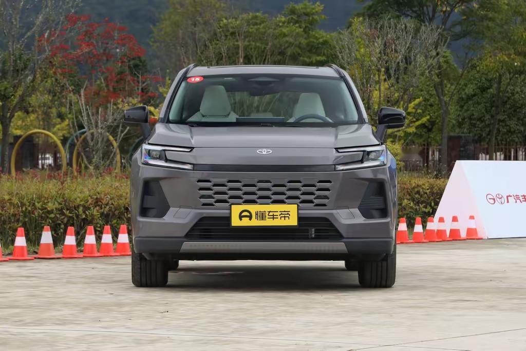 感觉油车很久没有大动作了，在这个新能源汽车当道的时代，油车要么选择不换代，要么选