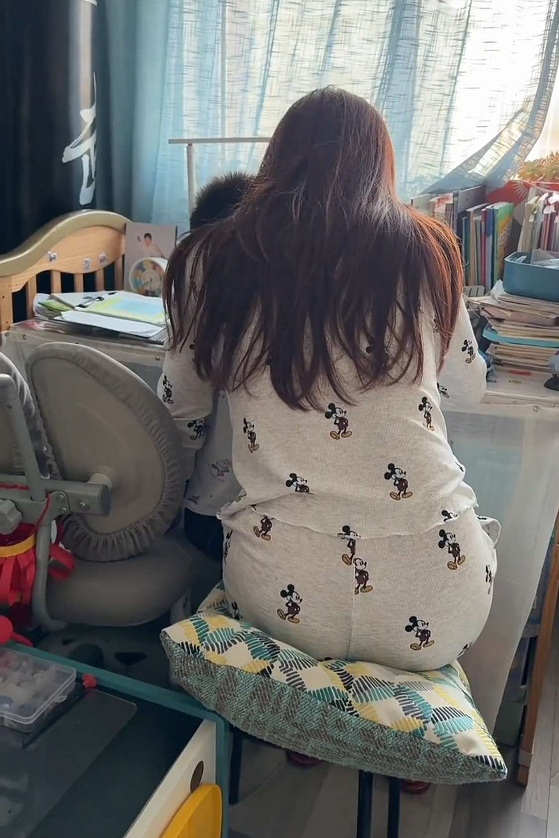 中年人哪有属于自己的时间，白天上班，晚上陪孩子。