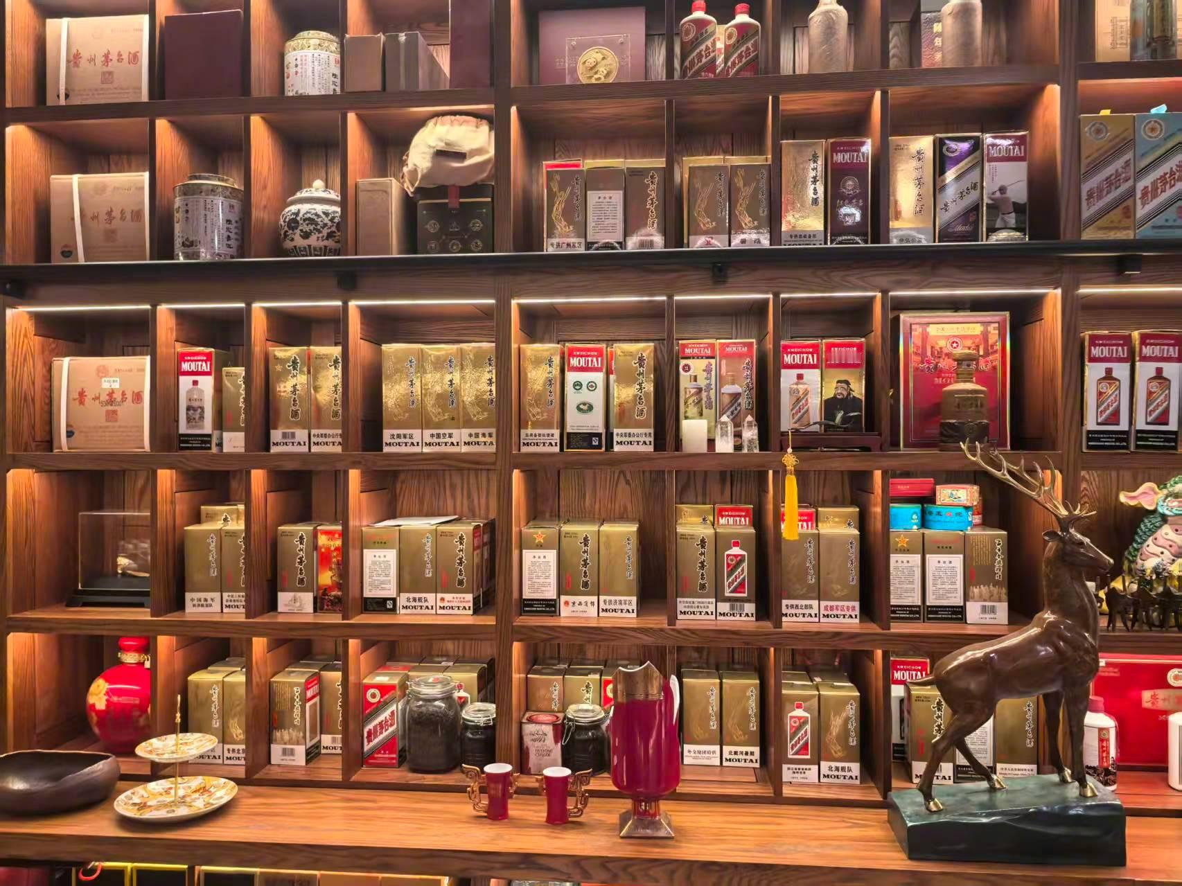 讲一个小故事吧，前阵子我去广州参加活动，住进了云来斯堡酒店，并在电梯偶遇微博大美