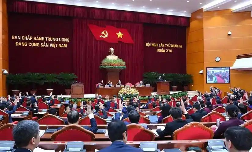 全网盯着菲律宾骂，可南海真正的“偷家大户”根本轮不到它。仁爱礁那艘破船是赖皮，