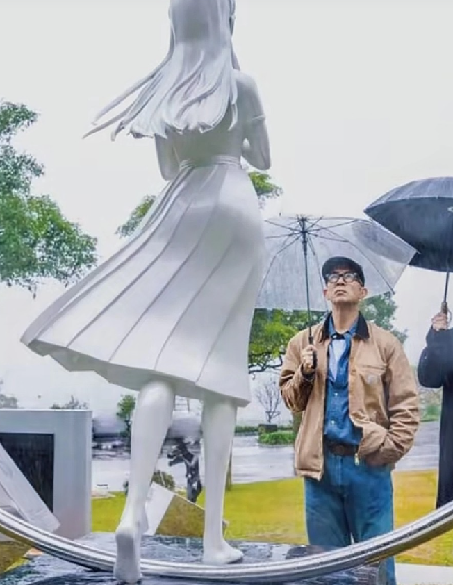 都说不像她，可能在她老公心里就是这样的，如果想做一个跟她一样模型，以现在的情况一