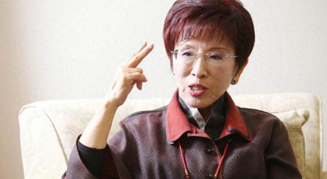 到底支持谁当党主席？当着郑丽文的面，洪秀柱说出了自己的答案国民党主席选举眼看