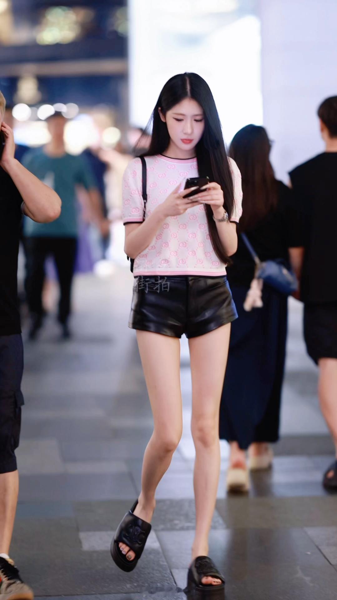 【成都街拍】你喜欢哪个小姐姐？丨摄影拍照每日穿搭