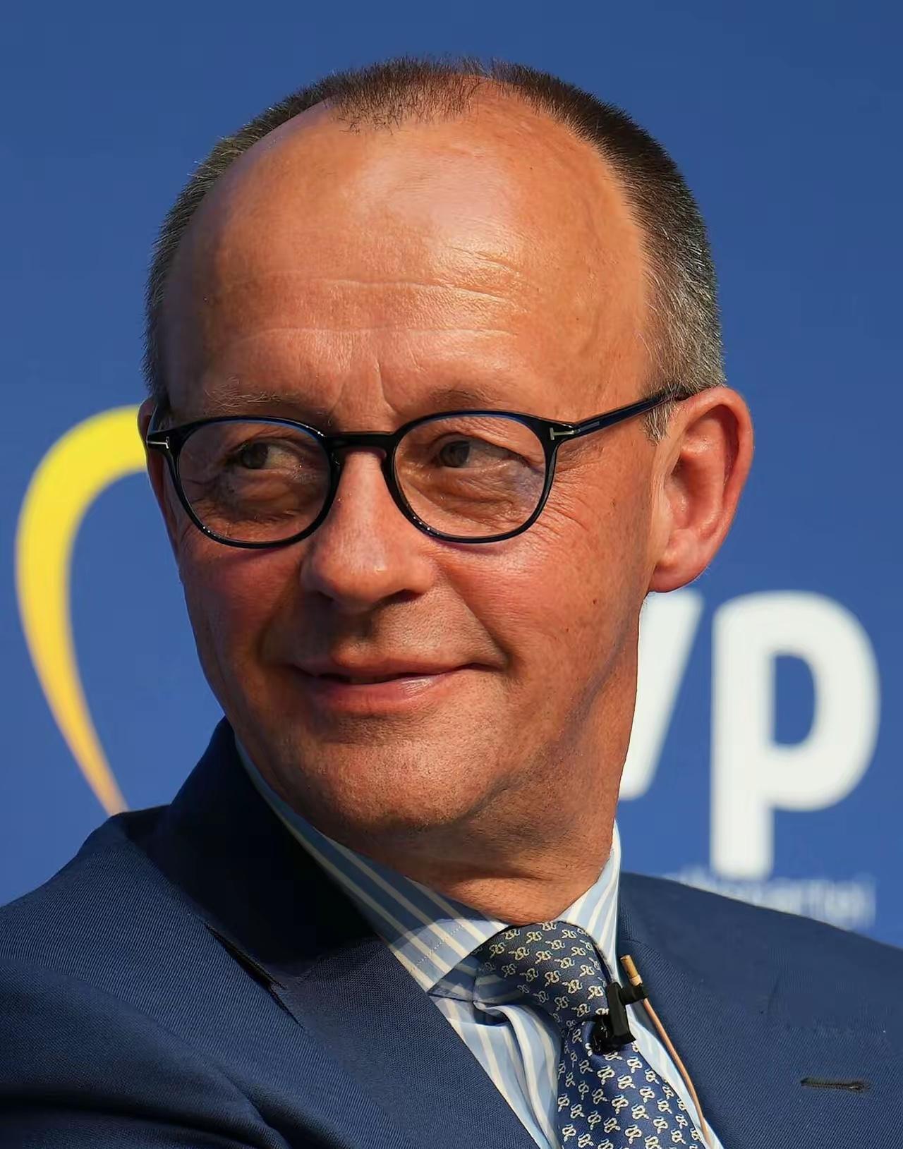 英国首相斯塔默刚宣布辞职，德国极右翼选择党先坐不住了。6月22日直接公开喊话