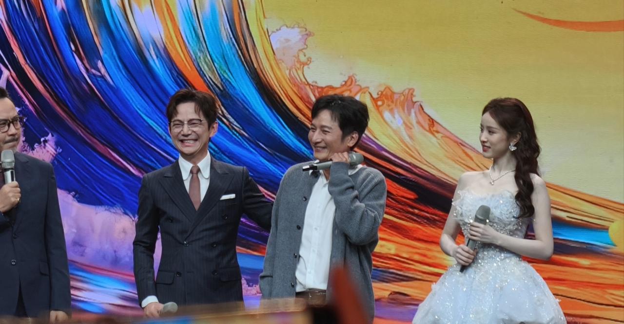 新人培养失败，湖南卫视还是低头把维嘉请回来了。维嘉对湖南卫视其实仁至义尽了。 