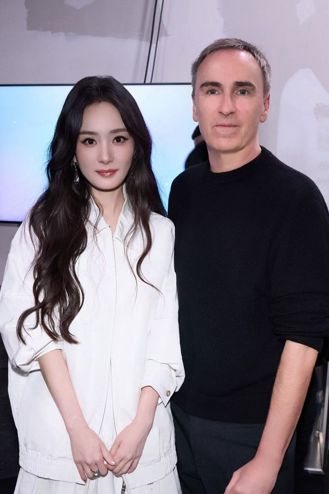 杨幂和Prada创意总监MiucciaPrada，Prada联合创意总监Raf