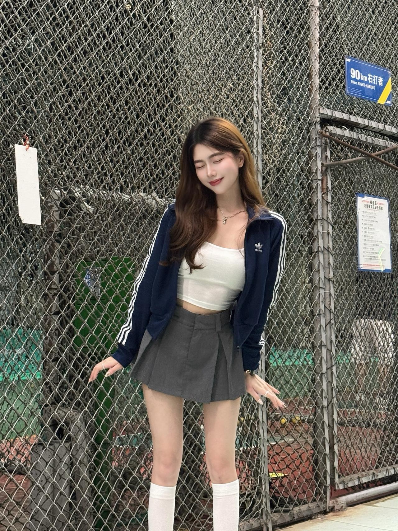 青春洋溢的校园风穿搭，少女心满满！💕女孩子怎么穿搭既时尚又好看?怎么样让自己