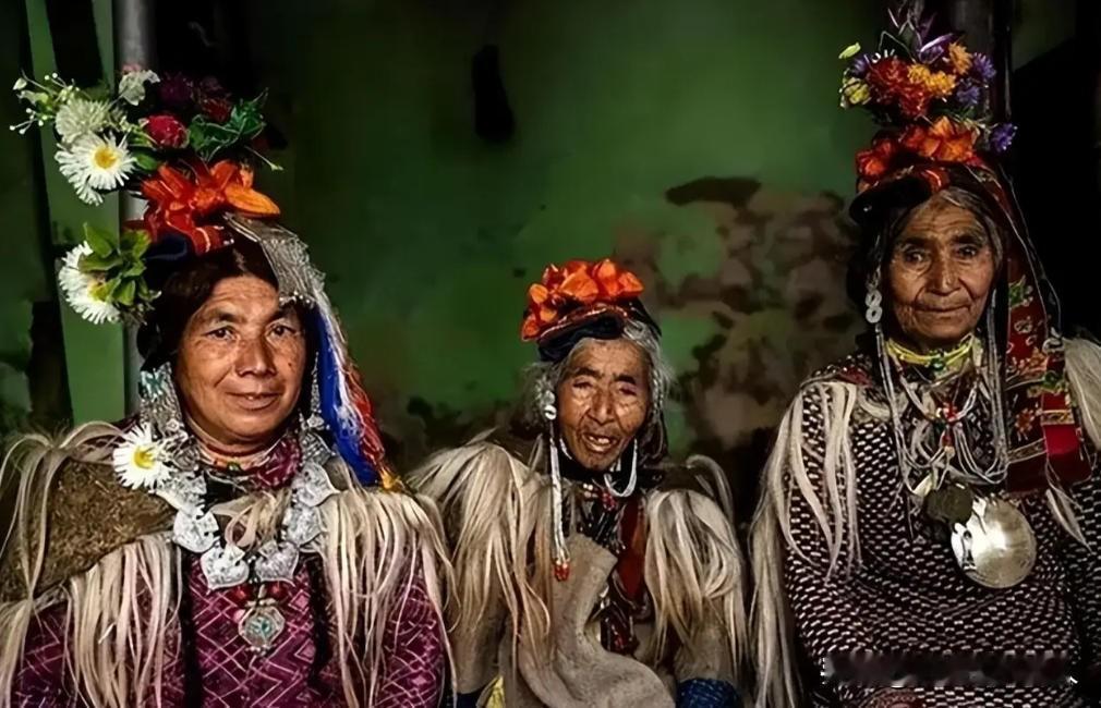 喜马拉雅山最为神秘部落，全族3000多人，无婚姻制度，繁衍方式特殊，同时，这个部