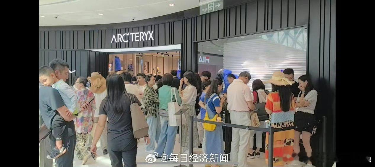 上万元加拿大鹅三亚仅6900元上万元加拿大鹅三亚仅6900元【三亚海滩上长满俄国