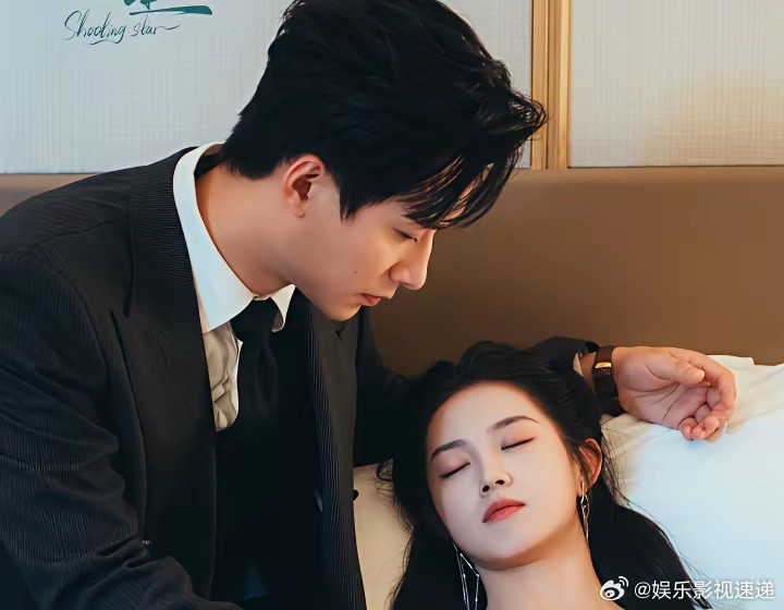 他把自己6688万的热度拱手让了，就为让她多睡一小时。开机前11天，王皓祯极限拍