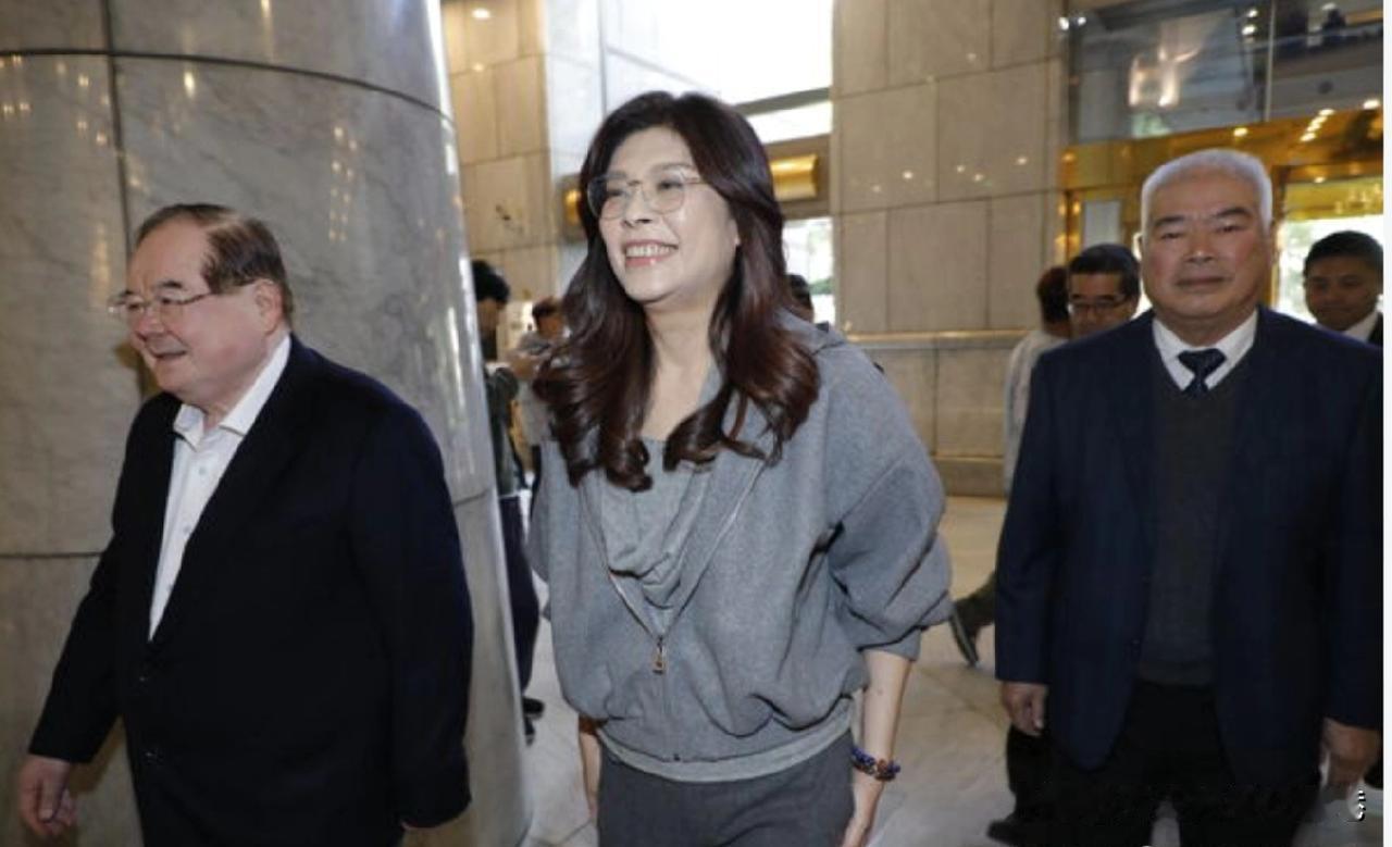 唯独不邀请党主席郑丽文！蓝营重要市长竞选，新北李四川今晚首场大型造势，蒋万安、