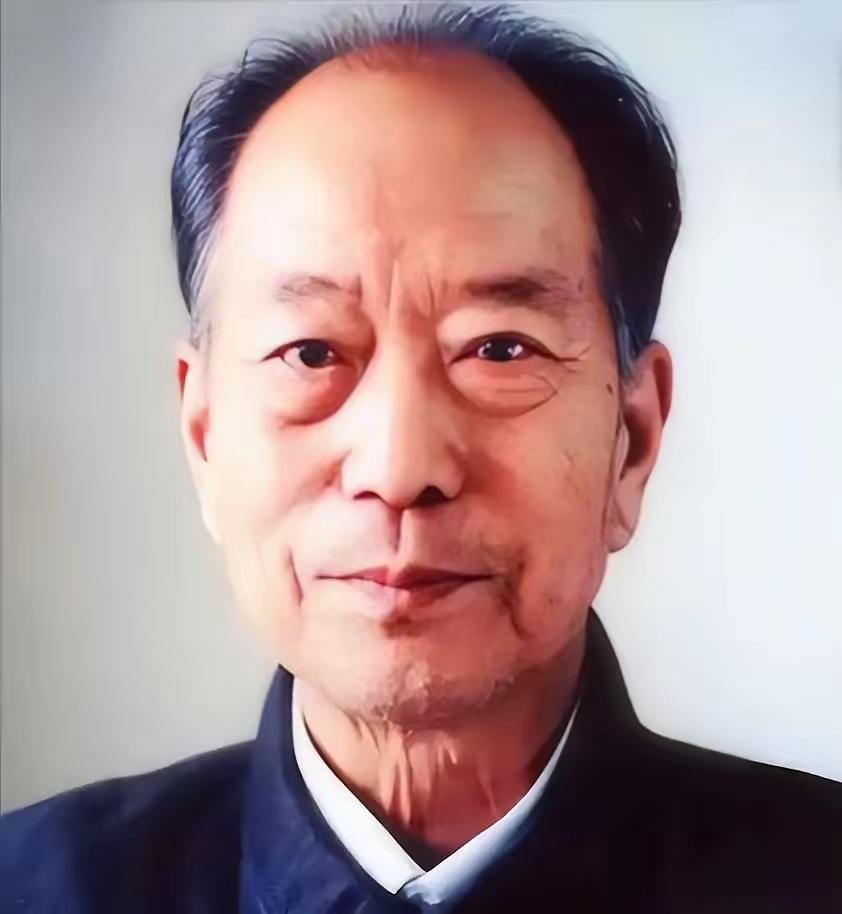 一张纸，判了他13年，到死都没给平反。可他出殡那天，十万人自发上街，从郑州