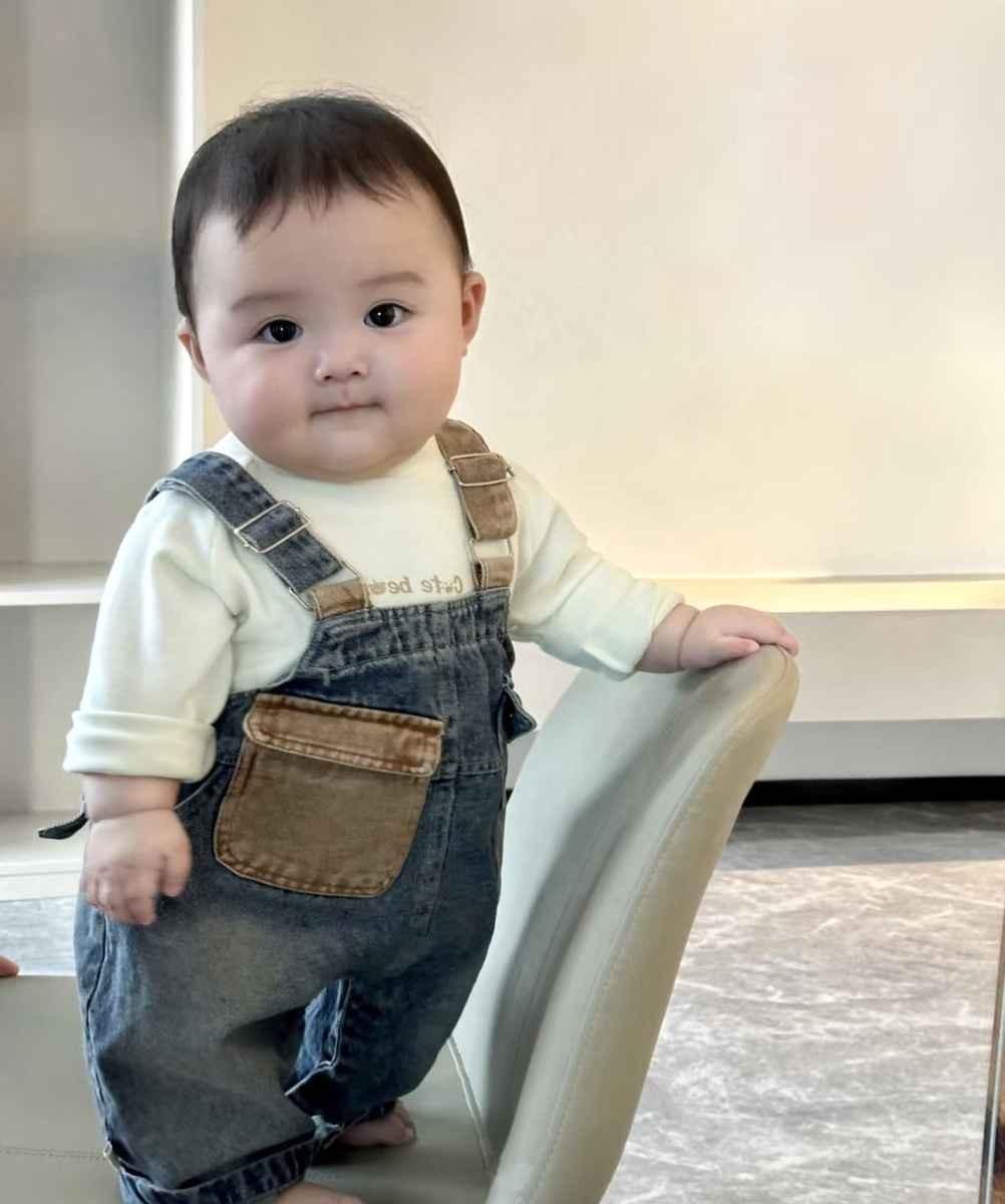 食神伤官官星印星比肩劫财财星。看完我只想问一句，你家孩子到底是个人，还是张星盘