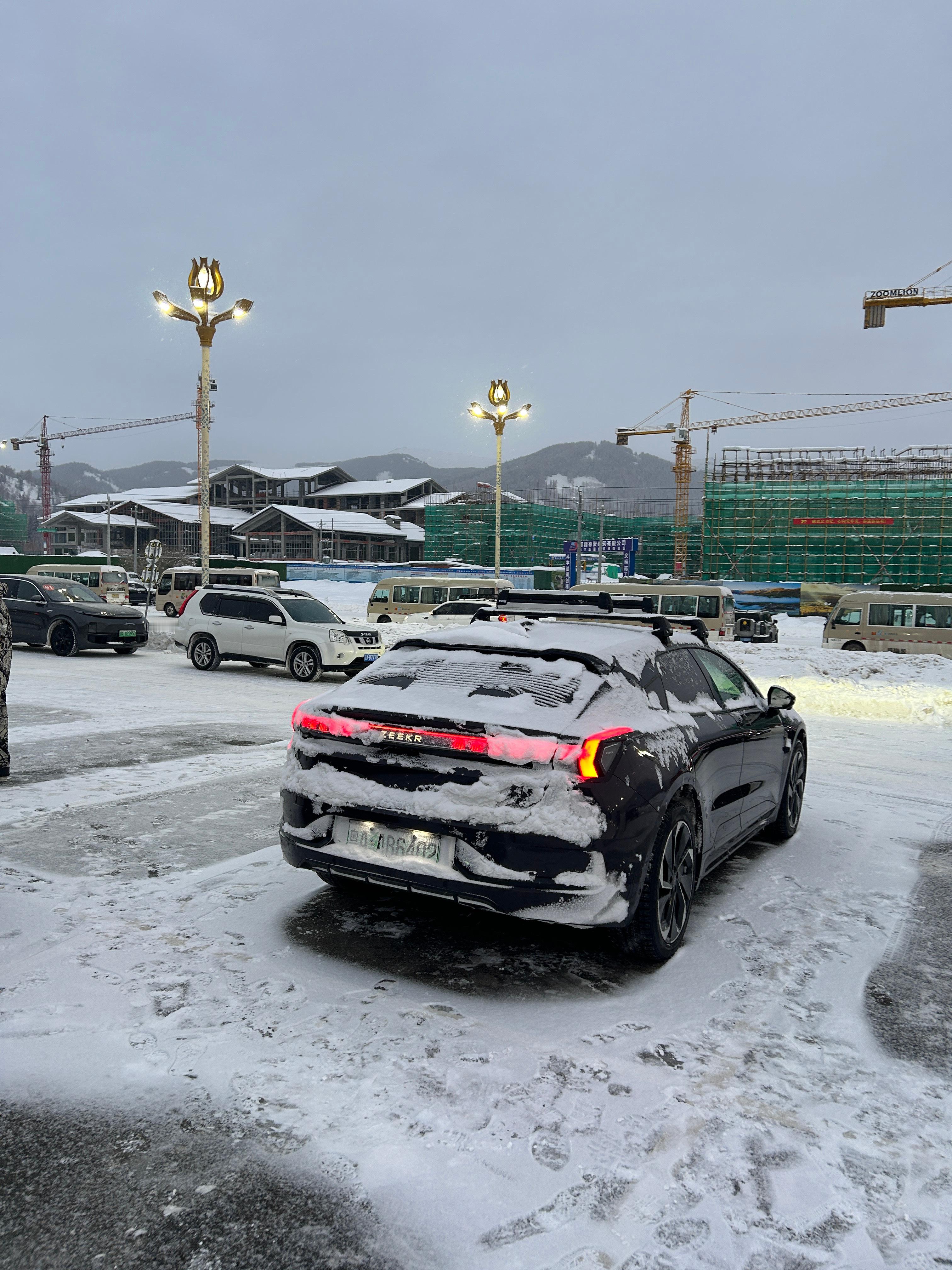 谁说电车谁说电车不能干阿勒泰，乌鲁木齐去阿勒泰，阿勒泰来禾木，一路都有充电站，明