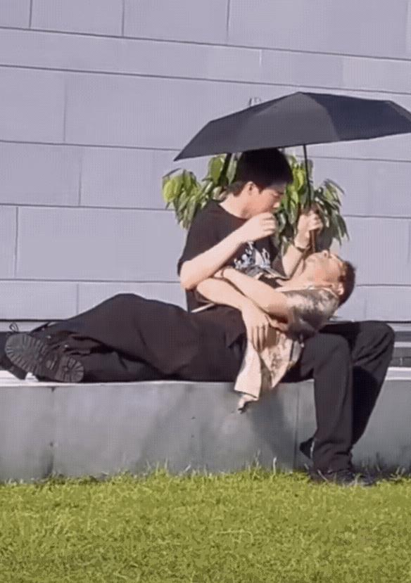 刘宇宁和高伟光这两个大男人这是在干什么？？？