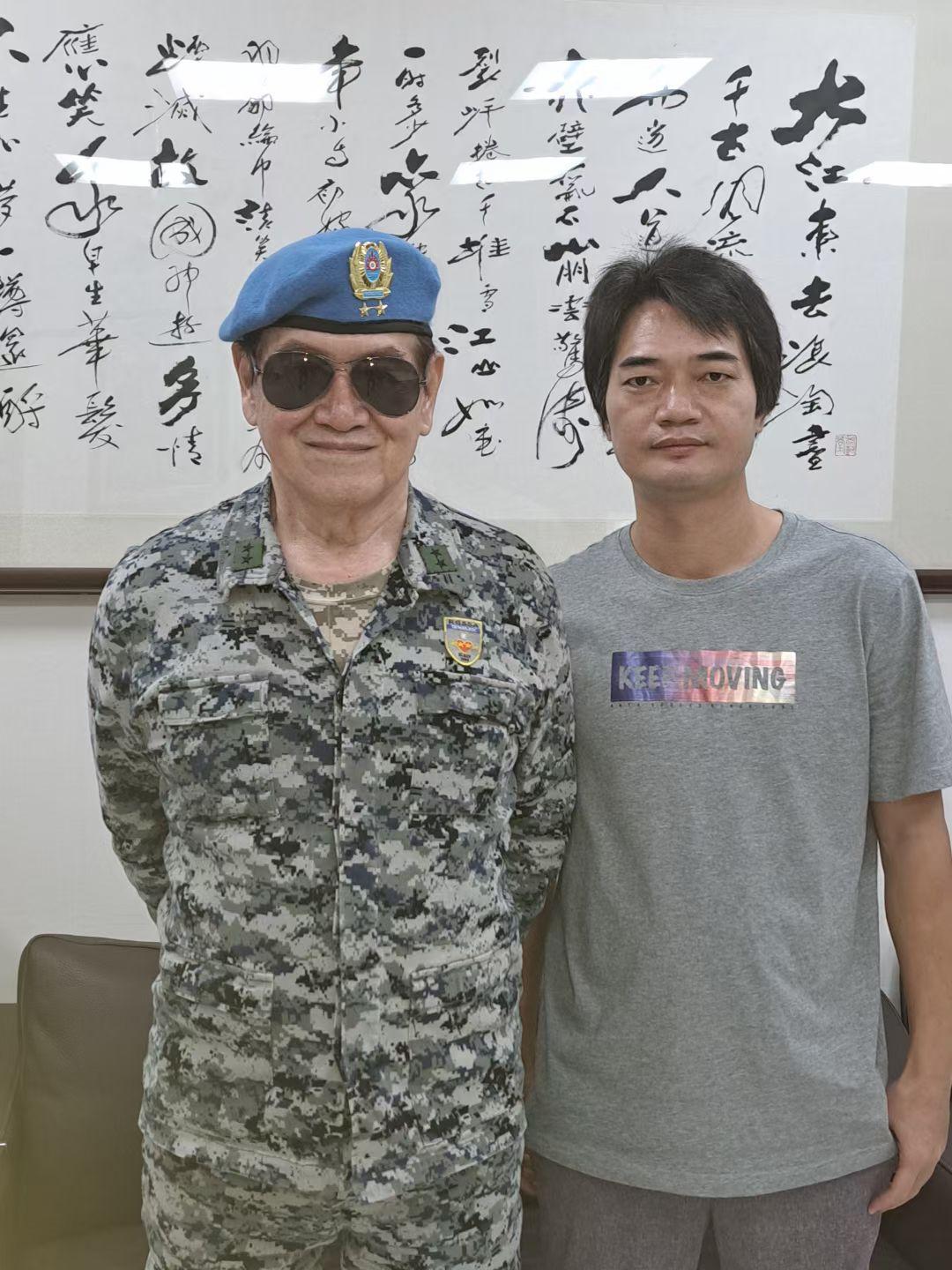 因坚定且高调“反独促统”而被民进党当局羁押迫害的高安国将军出来了，交保候审状态，