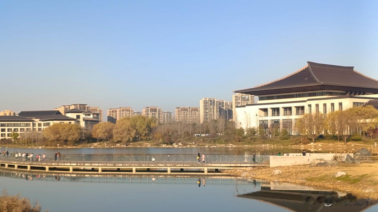 西安最适合周末休闲的公园，非世博园莫属，虽然如今被改造的一塌糊涂，但依然值得一游