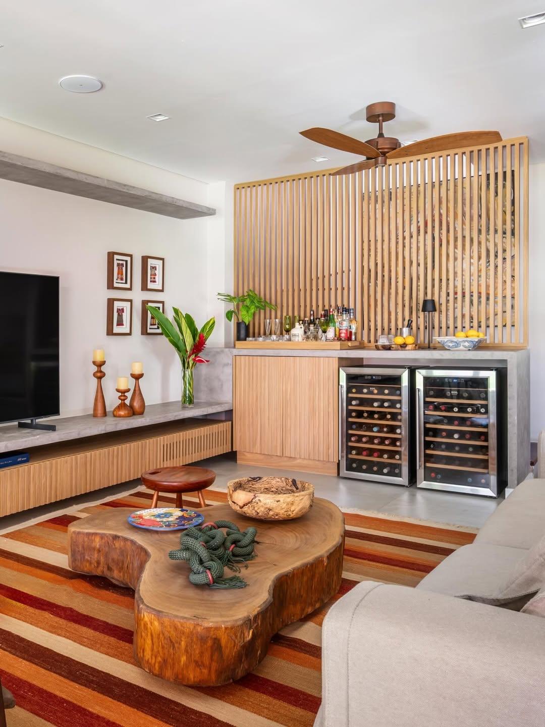 210㎡复式住宅，自然原木把高级感和烟火气焊死分享你最喜欢的装修风格家居