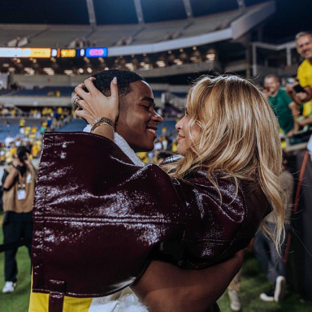 【男人太累】里昂主帅丰塞卡：“我对恩德里克的表现不满意，他从巴西（国家队）归来之