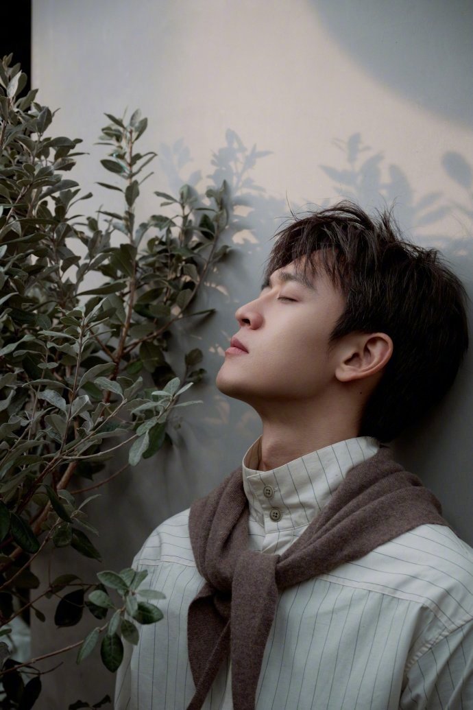 王天辰谈姐姐姐夫CP出圈王天辰回应天选高干文演员救命！用“水桶效应”形容搭档关