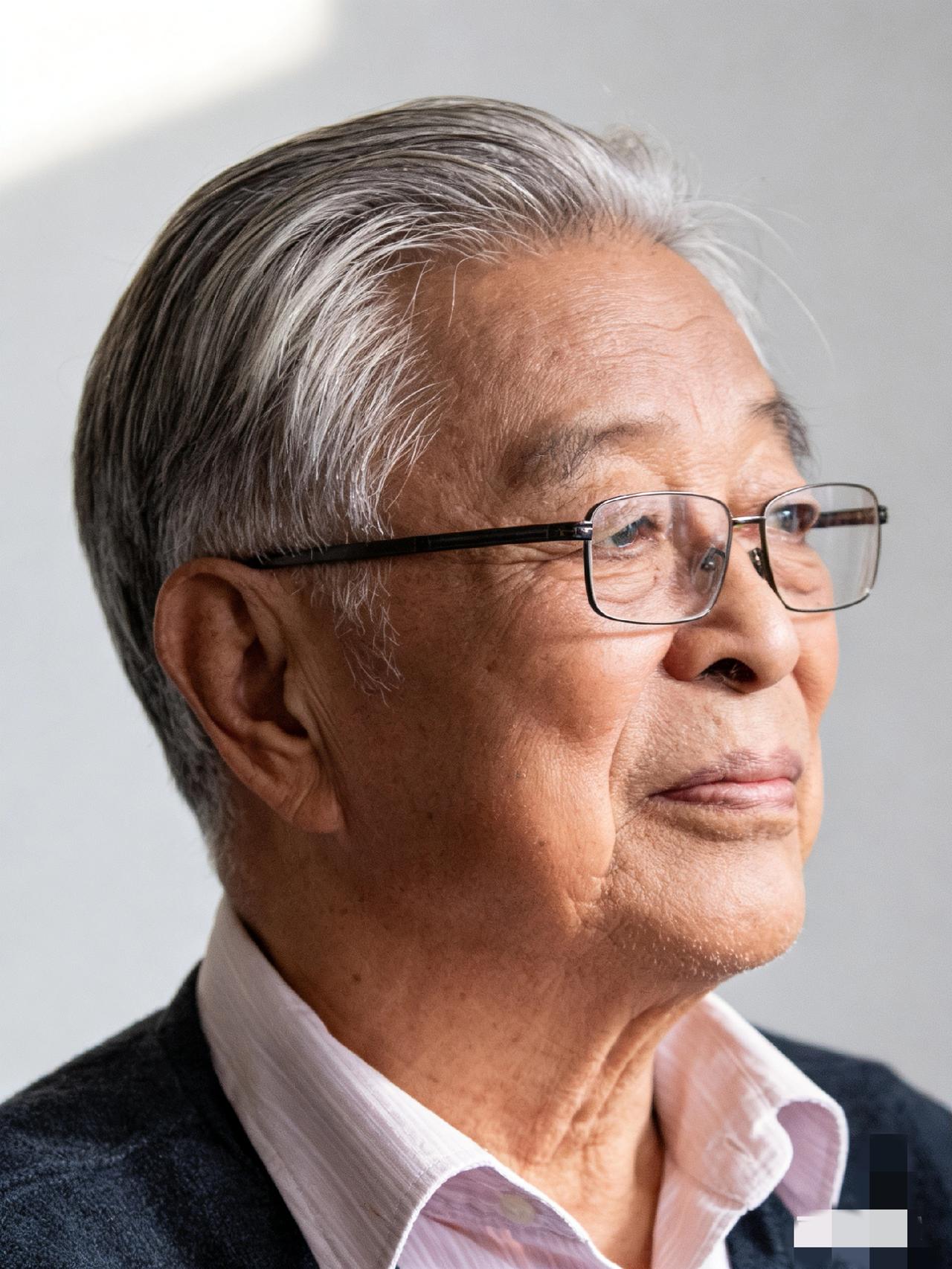 ​盘活烂厂年缴税千亿！老爷子只认400万奖金，这波操作看哭无数人法庭上，老