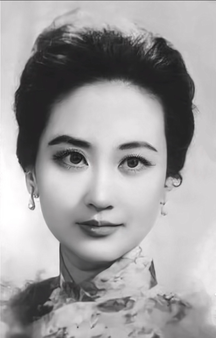 一代名将孙立人和干女儿黄正互相爱慕，即将修成正果之时，蒋经国下令将黄正关了十年。