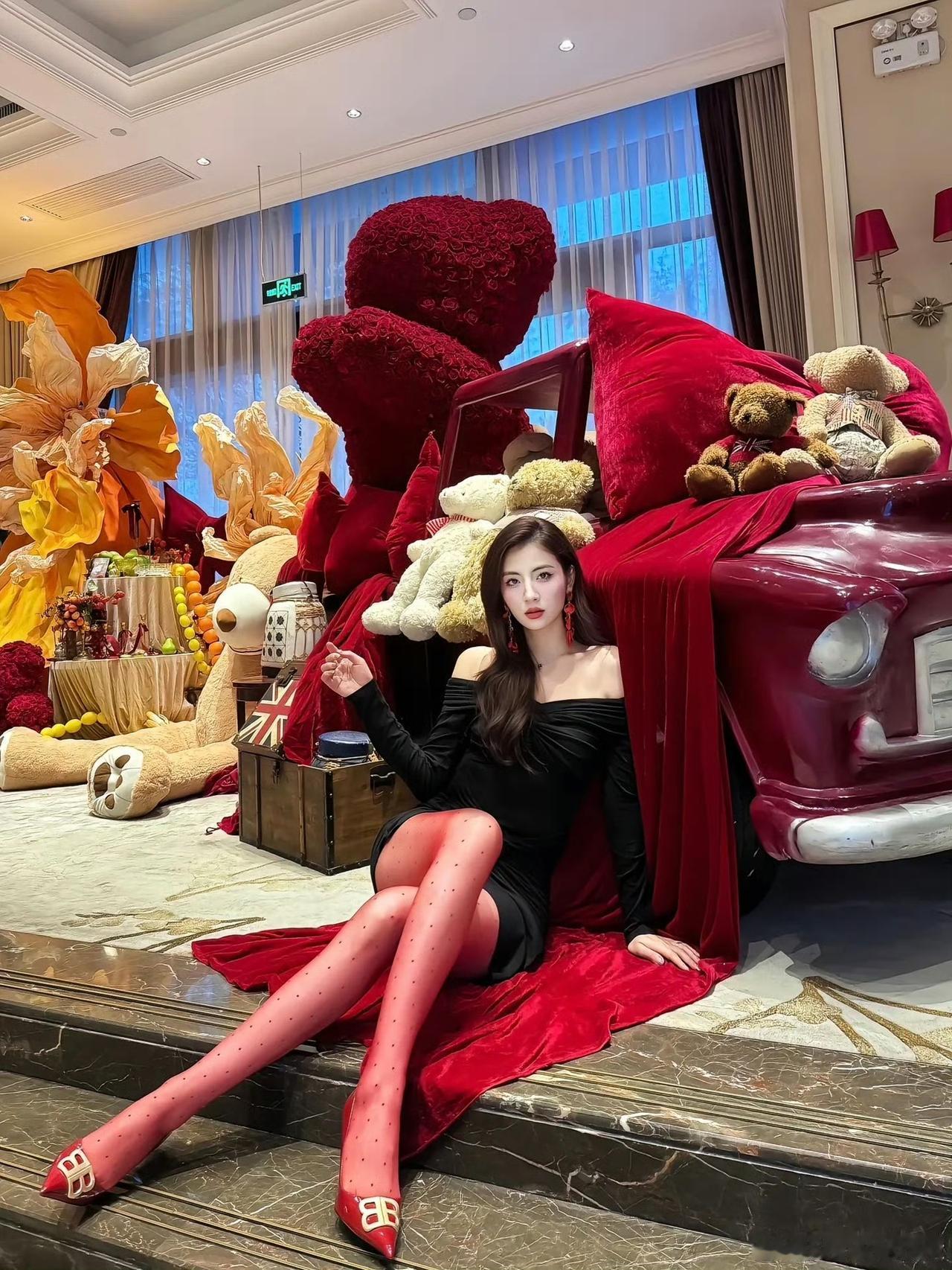 红色小姐姐御姐ing今日穿搭辣妹​​​