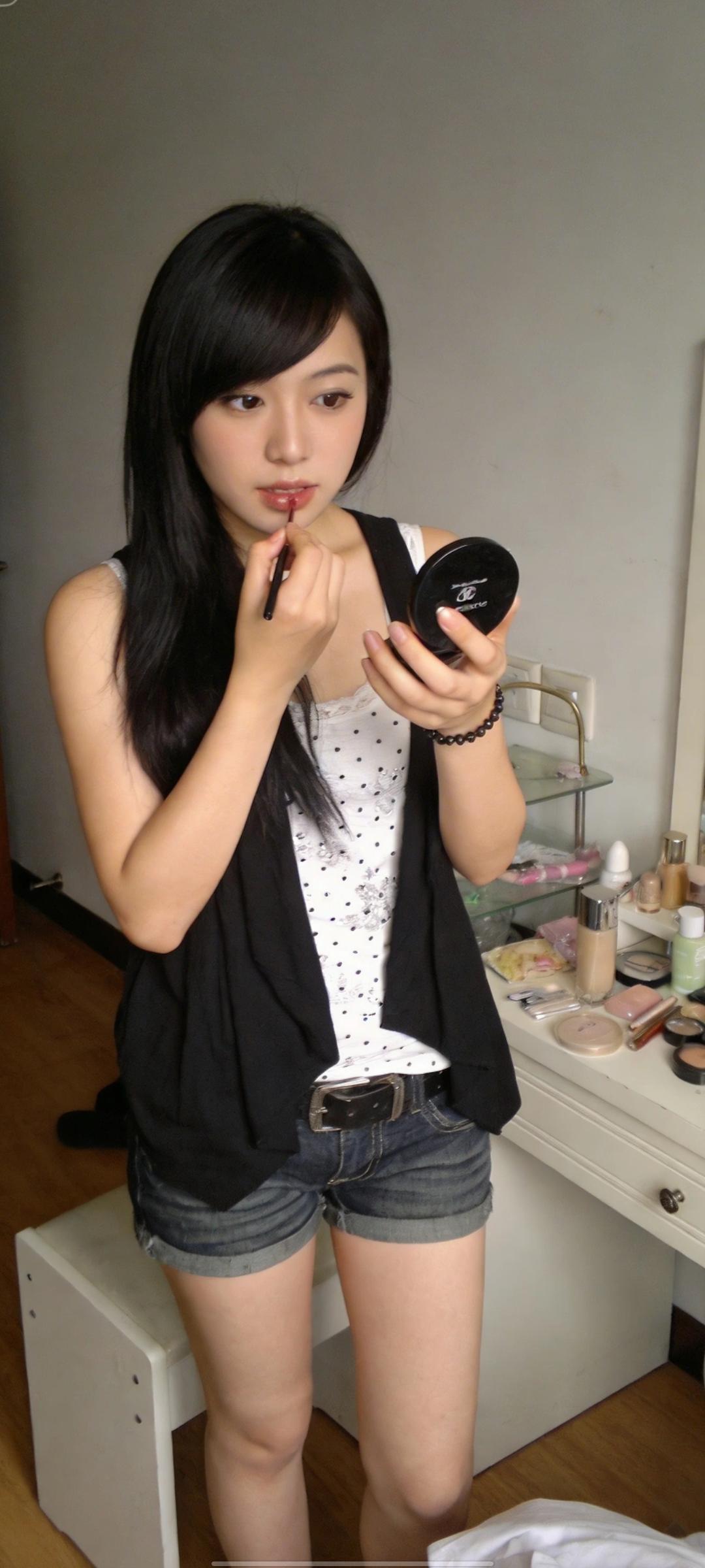 画个小妆，好久没化妆了。心血来潮。