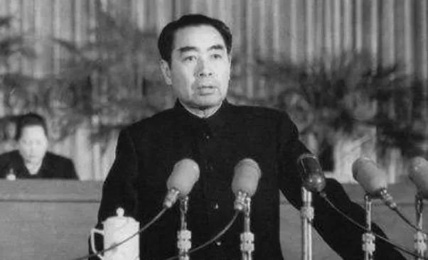 蒋介石的能力怎么样？周恩来的评价可谓一针见血...蒋介石的一生，留下了一个绕不