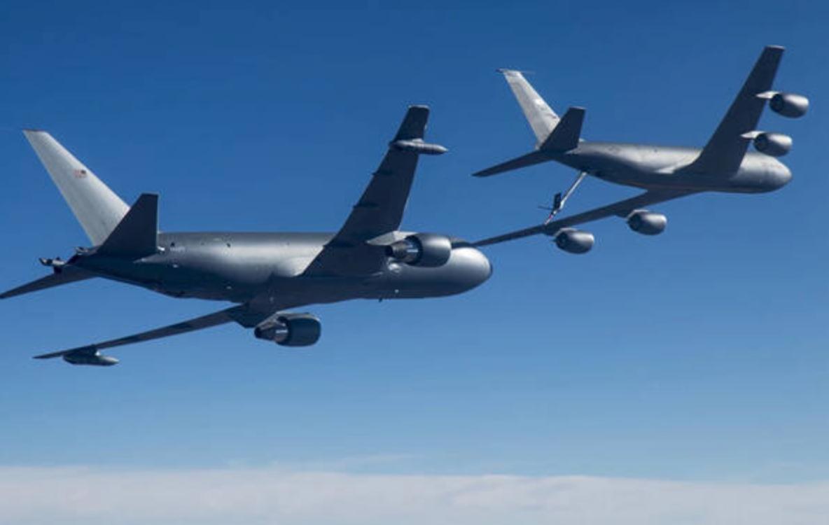 【美军大批加油机突然飞向中东】随着伊朗局势持续升温，美军在中东的空中兵力部署