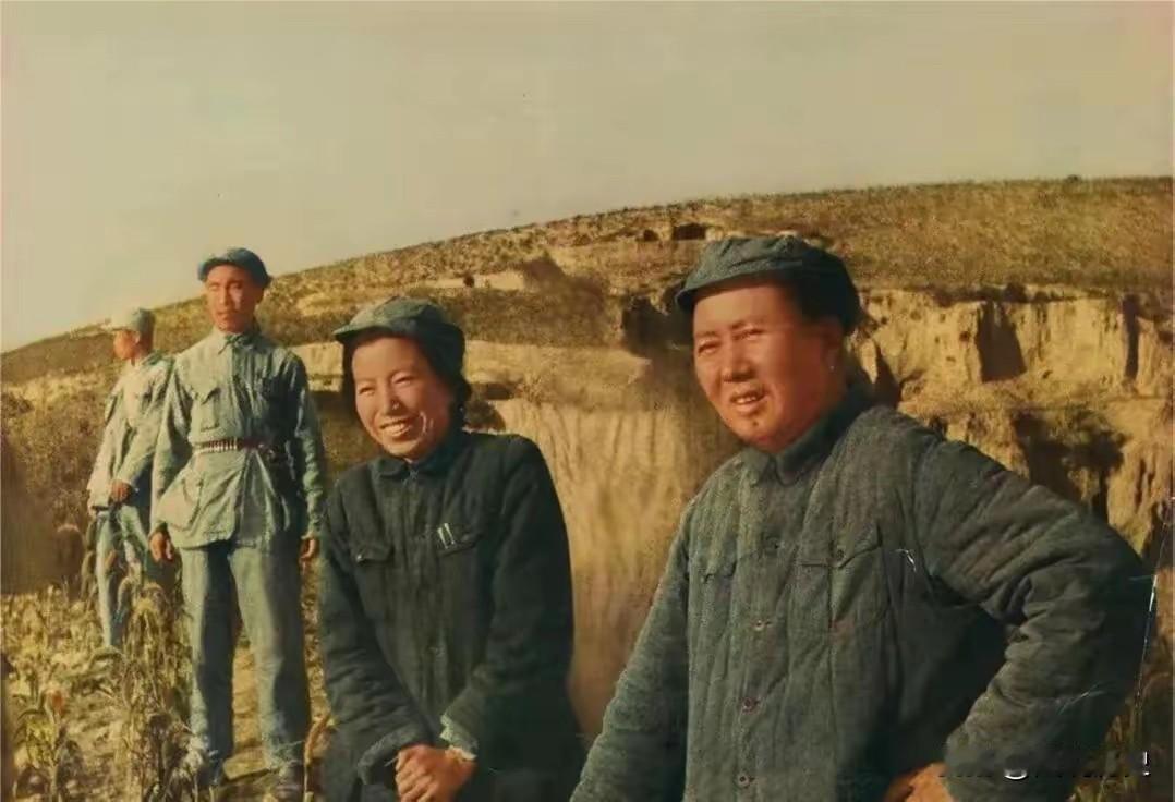 这张珍贵合影你肯定没见过！毛主席转战陕北这张珍贵合影拍摄于1947年末，毛主