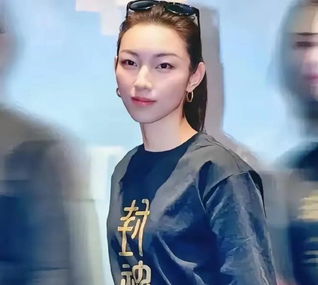 中戏VS上戏：那尔那茜的选择背后，藏着艺考圈的残酷真相！最近看到那尔那茜入学上