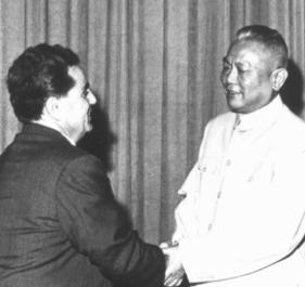 1969年，李先念访问阿尔巴尼亚时，曾提出:“你拿我们那么多东西，打算什么时候还