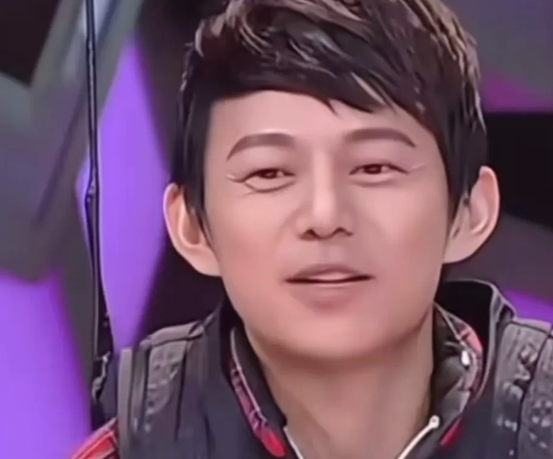 何炅说我最怕谢娜喊我去她们家，一是因为太远了，真的去了就回不来二呢，张杰和谢娜