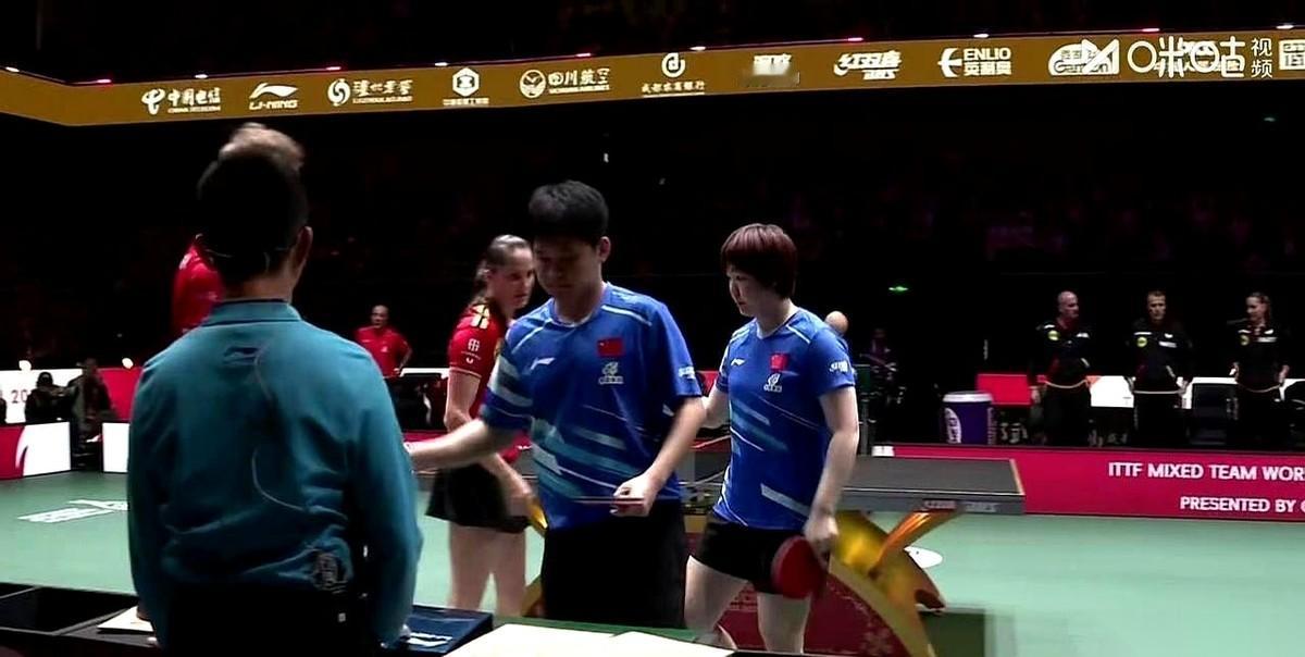 我跟你说，刚刚那局混双，心脏不好的真看不了。0比7落后。一局11分制的比赛，