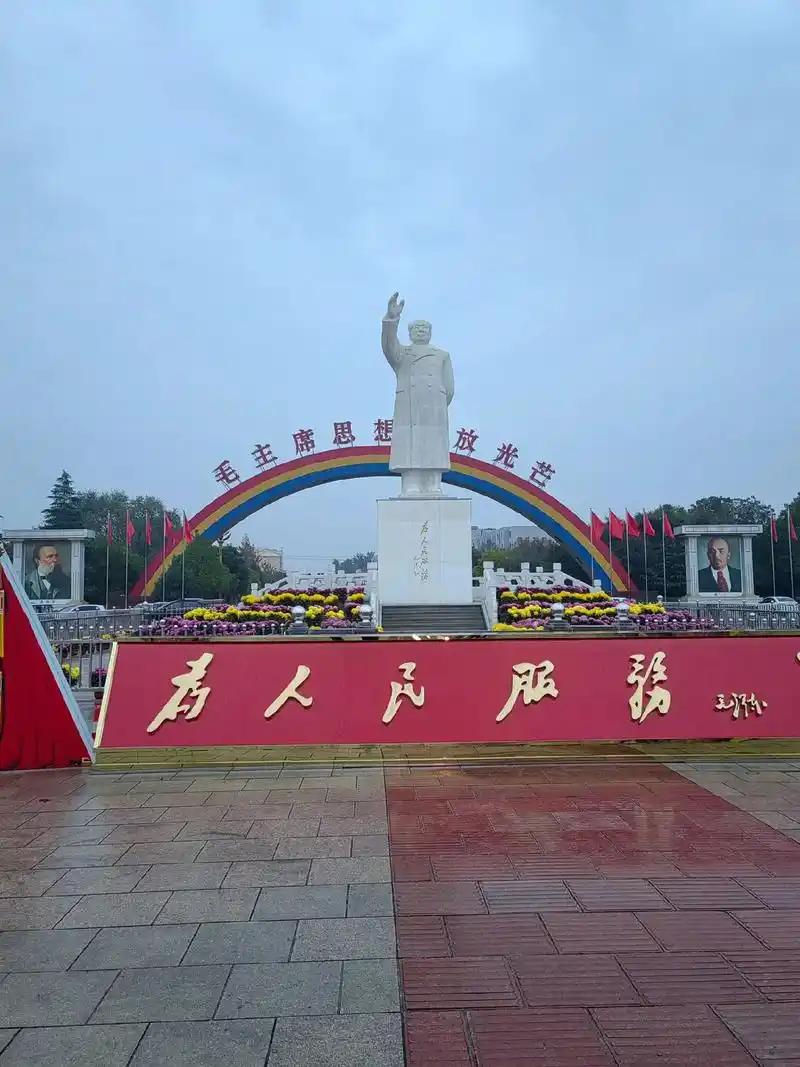 南街村给人的巨大疑问，为何让人争论不休？资料显示，南街村在1978年以前，人均