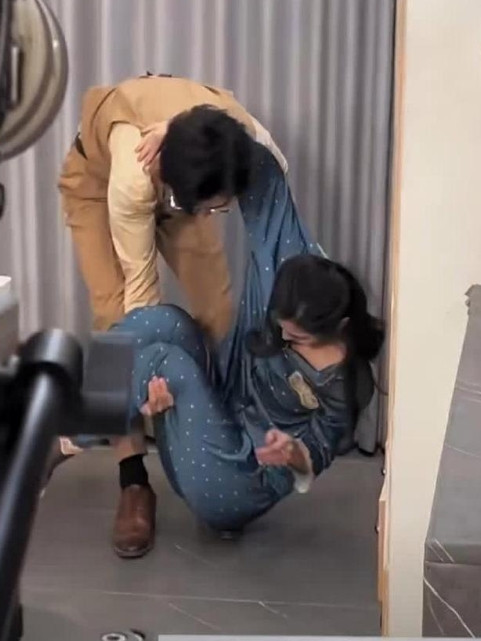 到底是女演员太重还是男演员太怂了？​​​