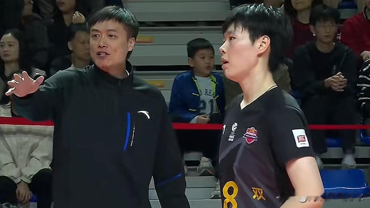 两个3-0！河南女排双杀深圳队，成功保级！季后赛里，她们将与上海、天津和北京同组