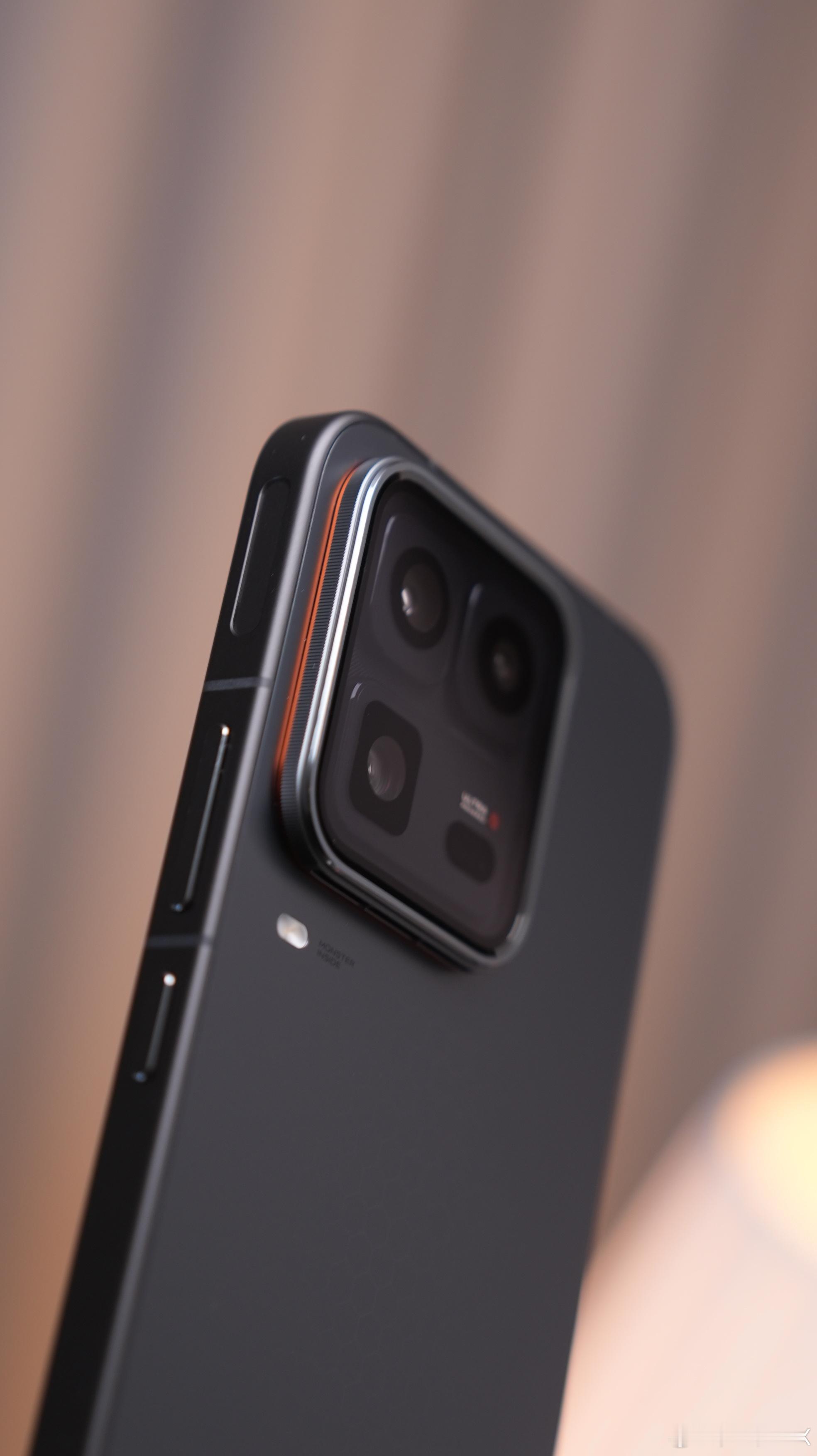 行业首个性能UltraiQOO15Ultra设计真的太酷了