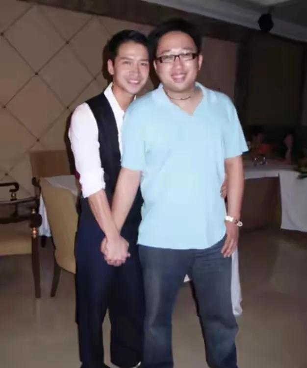 笑疯了！万万没想到吃许凯的恋情瓜，竟然把于正的白月光是何晟铭给炸出来了。可惜何