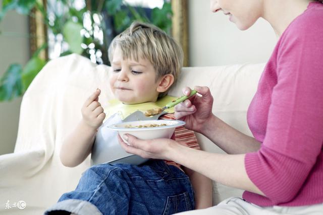 这病每个孩子每年患3次? 看大便辩别四种类型对症食疗效果好