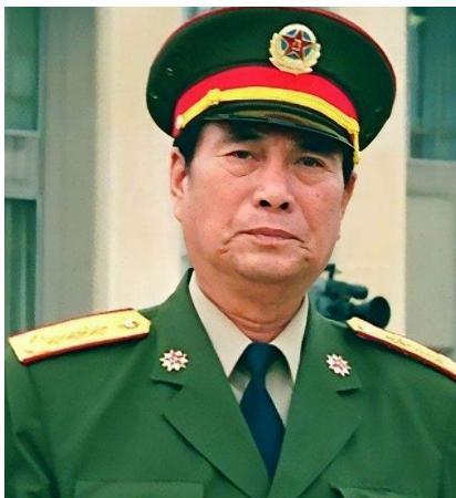 “127师师长张万年被越军活捉！”1979年3月4日一大早，越南军营便传出张万年