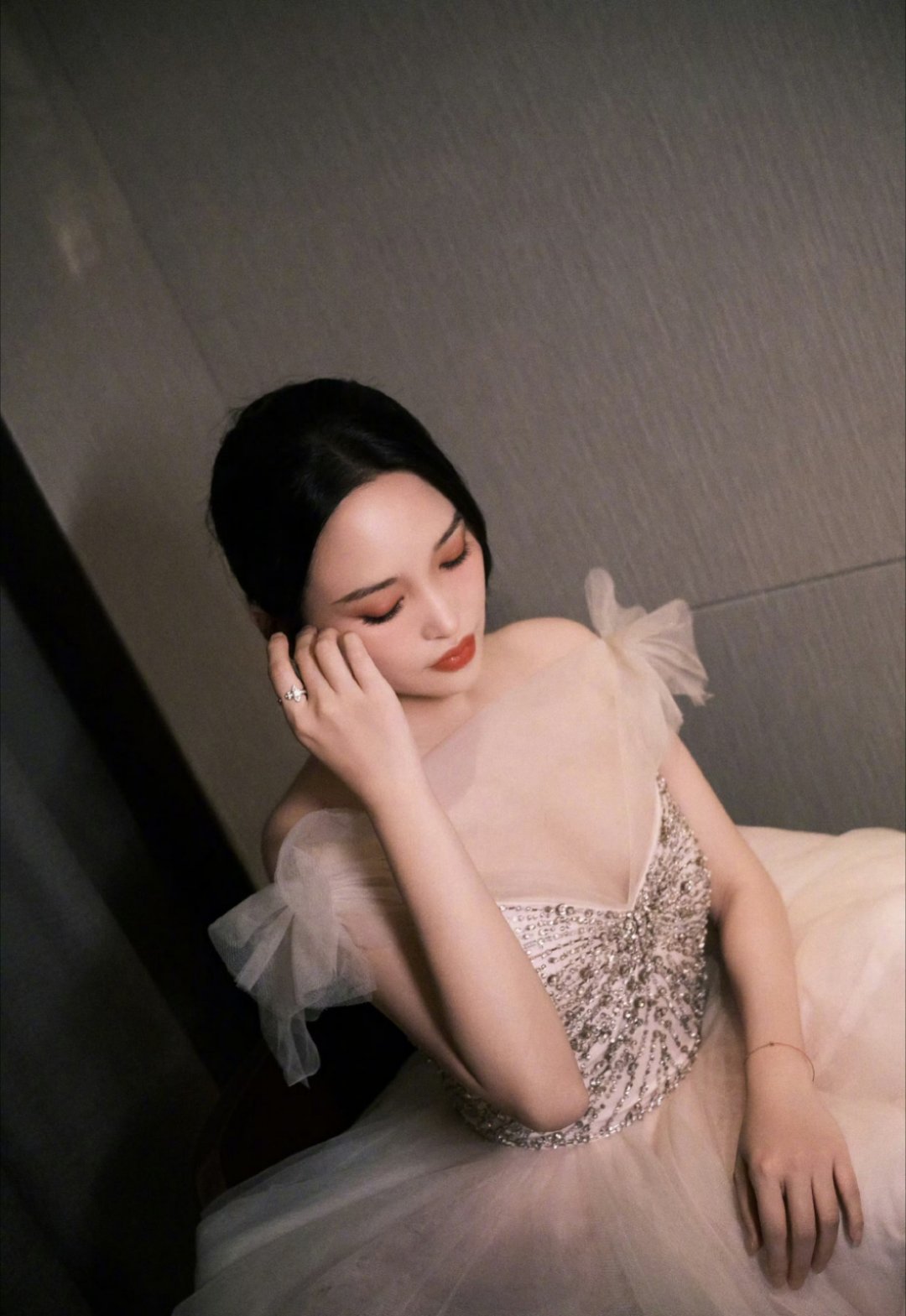 金沙这个摄影师拍的真美，又会拍还会弄饭[鼓掌]真是过成情人节啦！恩爱微博都要卡点