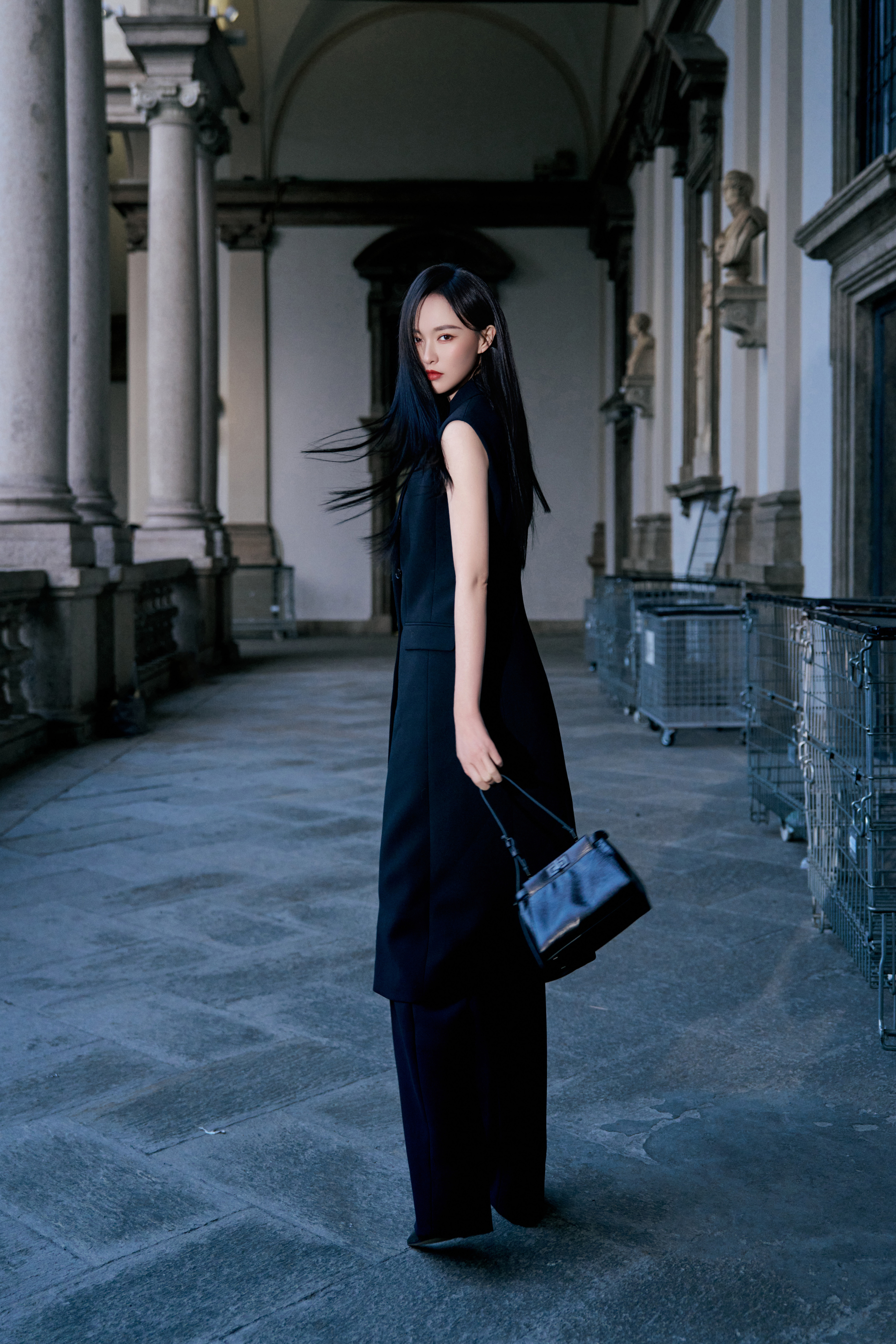 唐嫣｜Fendi大秀FENDI品牌代言人唐嫣亮相米兰时装周，助阵首席创意官Ma