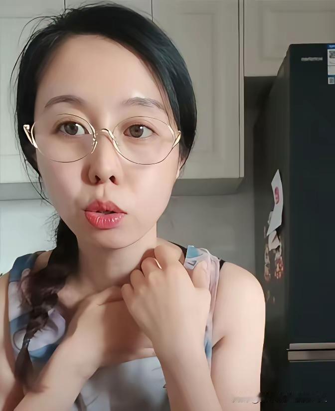 几年了，从来没有一次和亲生父母互动，不管是寒暑假，过年，没有回九江一次，没有一次