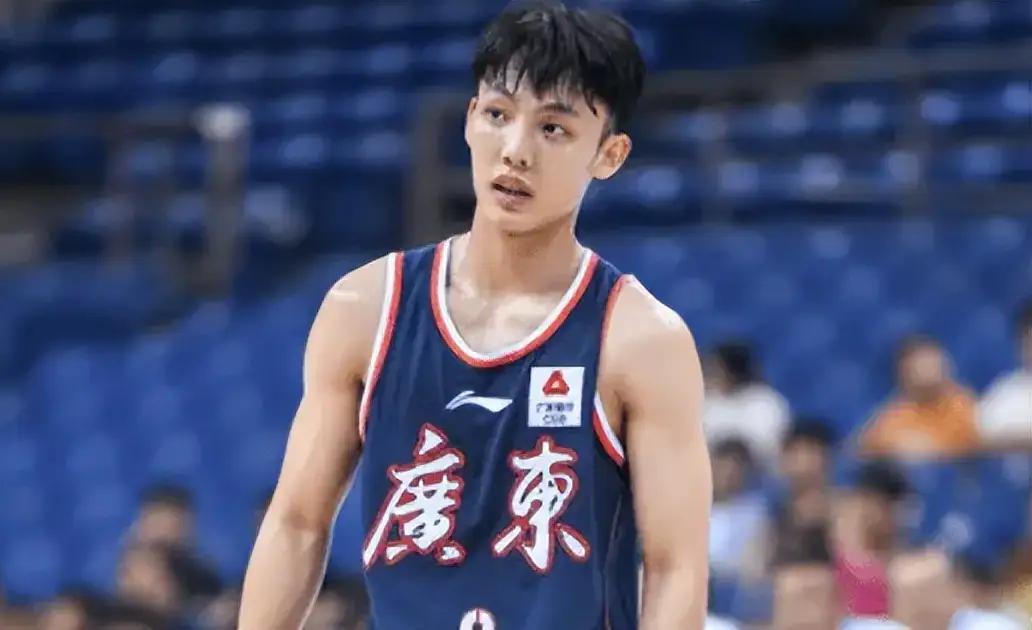 广东宏远30分大胜辽宁队！曾经的辽粤大战，如今变得有点索然无味！这其实是必然的