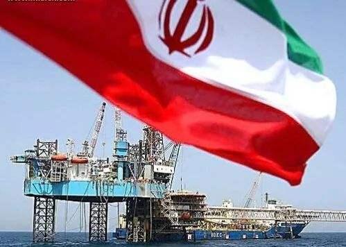 中国与伊朗两国外长通话后，美国已经决定暂缓对伊朗的军事行动。1月15日，中伊两