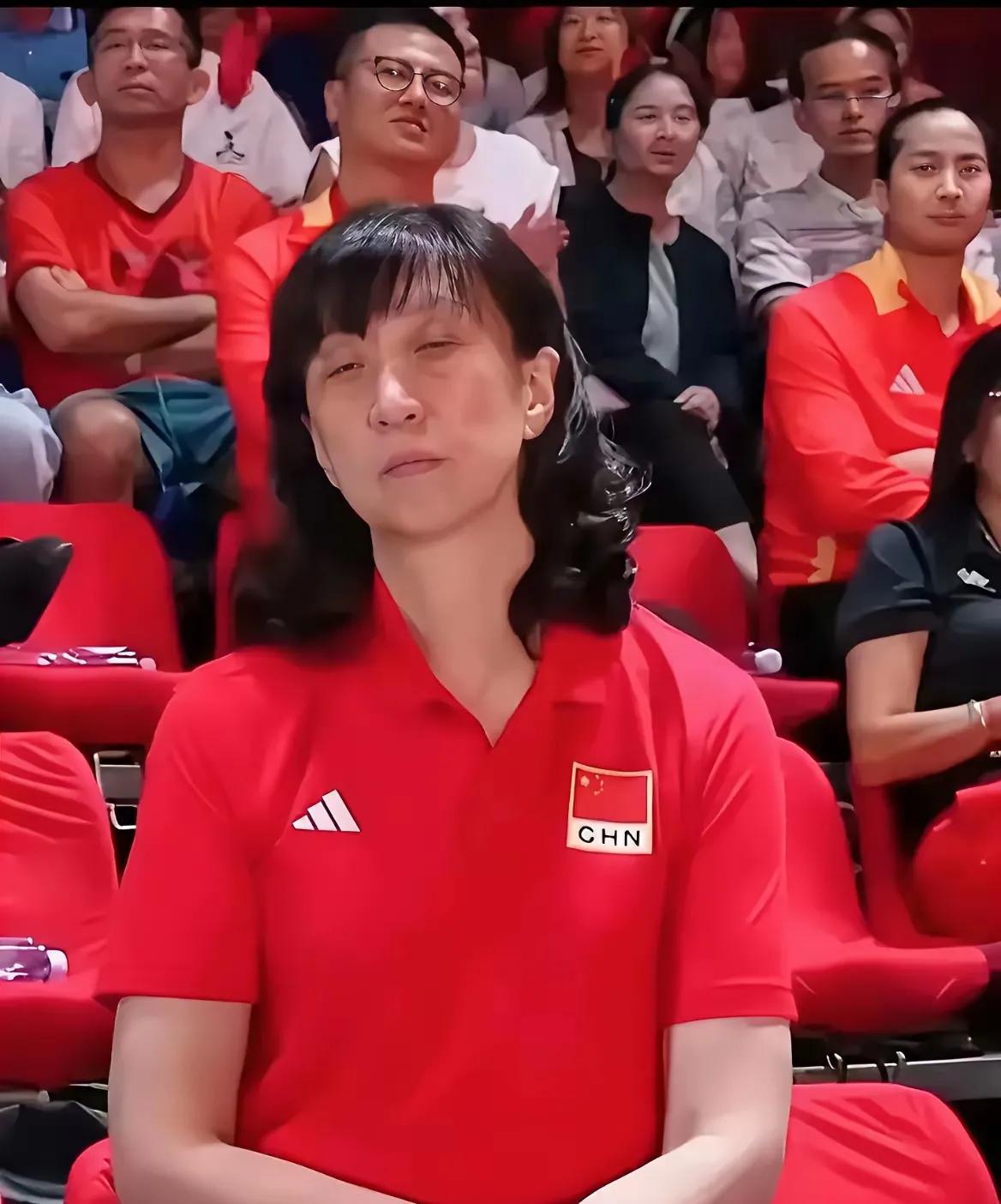 中国女排与哥伦比亚女排痛失一局，主教练赵勇会不会对队员的表现不满意呢？下场打多