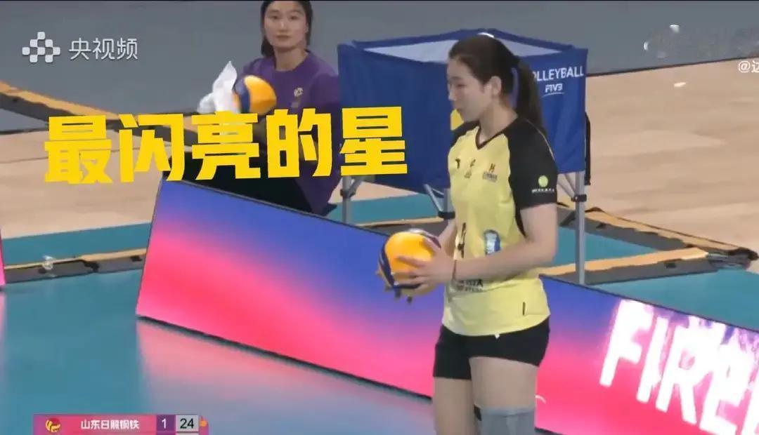 去年十二月那场球，山东打天津。虽然山东队最后输了，但有个小将真亮眼。李晨瑄